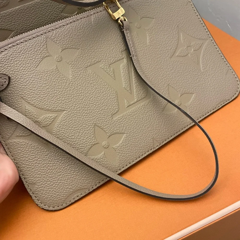 Louis Vuitton Neverfull Empreinte - Picture 11 of 16